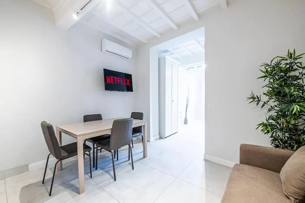 San Frediano Suite Moderna Firenze 0*,  Italia