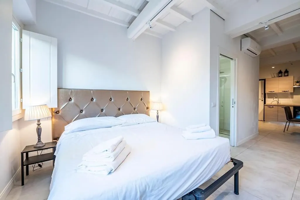 San Frediano Suite Moderna Florence Apartment